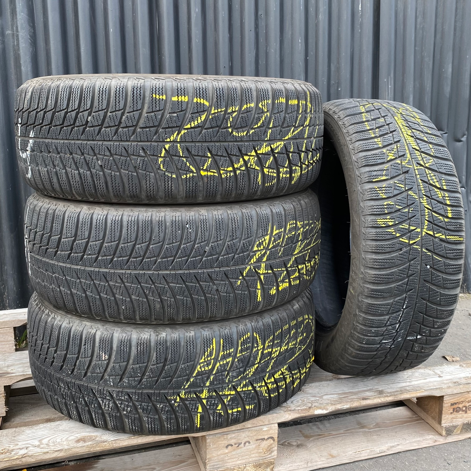 IMG_9938 Bridgestone – 205/55/R16 91H 2017 6mm - Obrázek 1